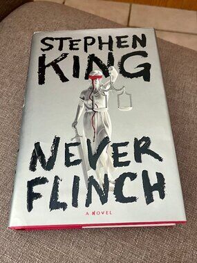 Stephen King Book  " Never Flinch" like new